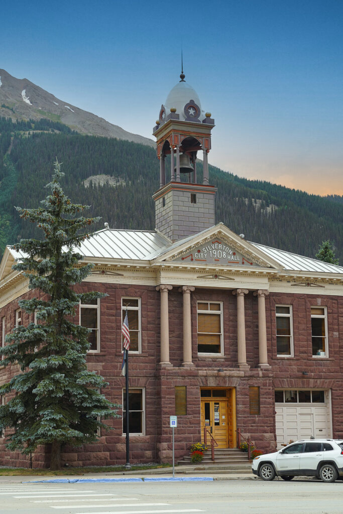 front view of the Silverton City Hall Building